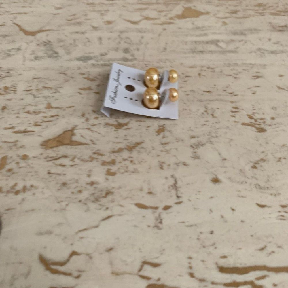 Yellow pearl earrings - Picture 7 of 7